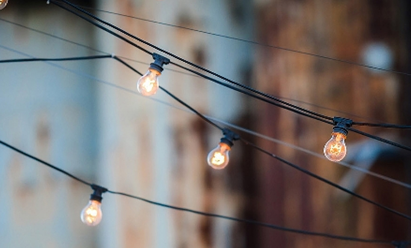 El precio mayorista de la luz baja a mínimos en un mes de mayo