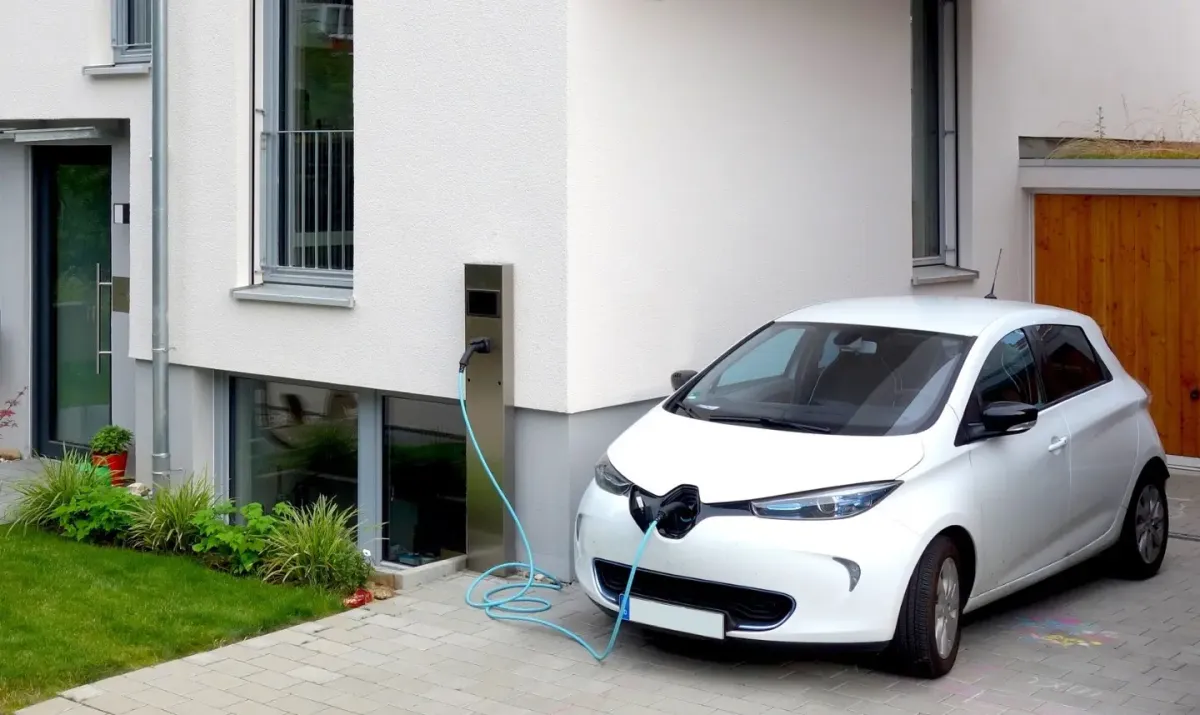 Ante otro apagón, ¿cuánto podrías vivir gracias a tu coche eléctrico?