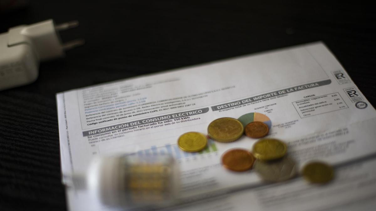 El INE confirma que el IPC se moderó en abril al 2,2% por el abaratamiento de gas, luz y gasolina